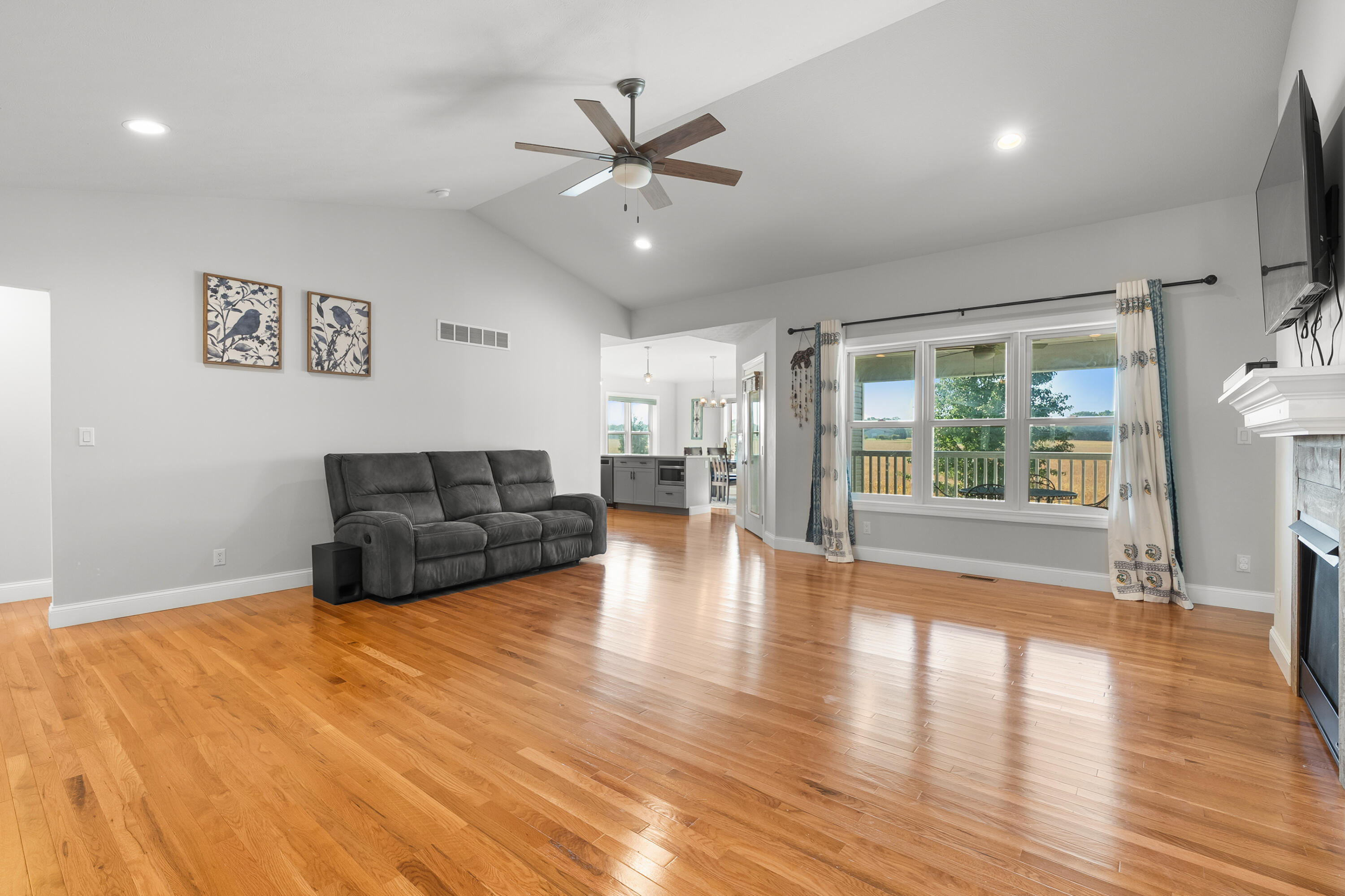 1720 Carlisle Drive Property Photo 8