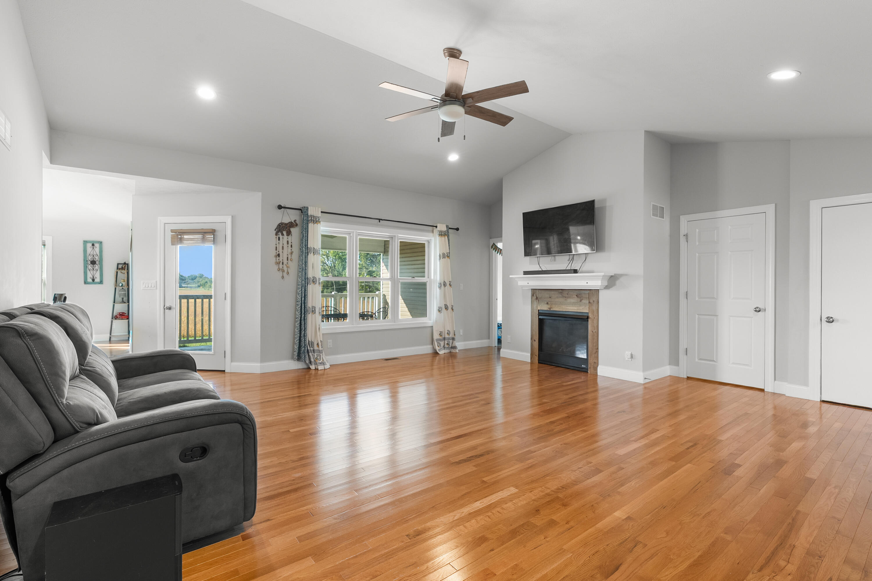 1720 Carlisle Drive Property Photo 10