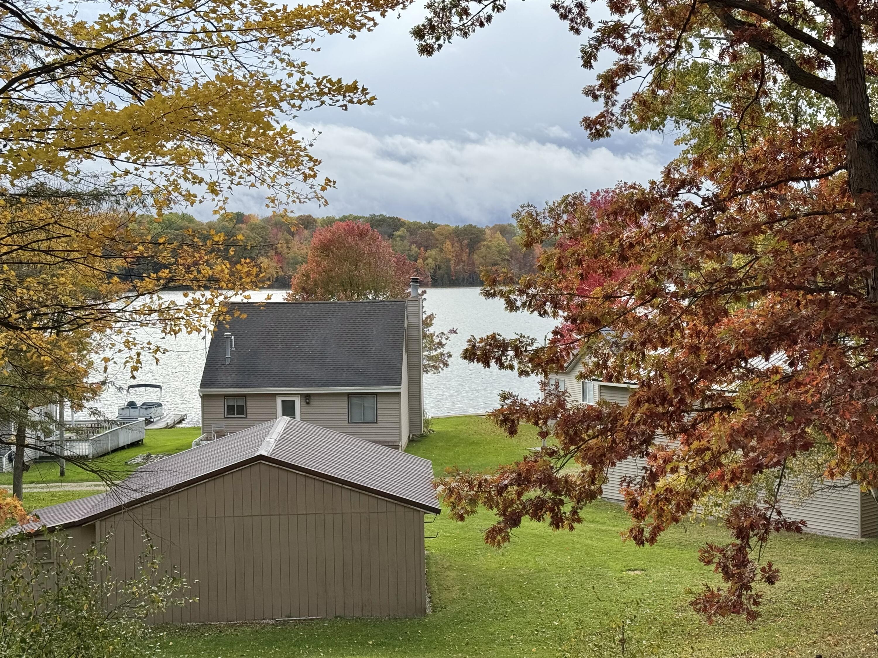 17692 Lake Drive Property Photo 3