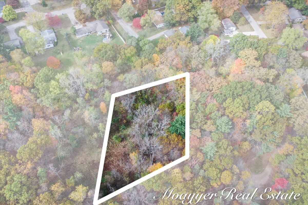 632 Edgewood Drive Property Photo 2
