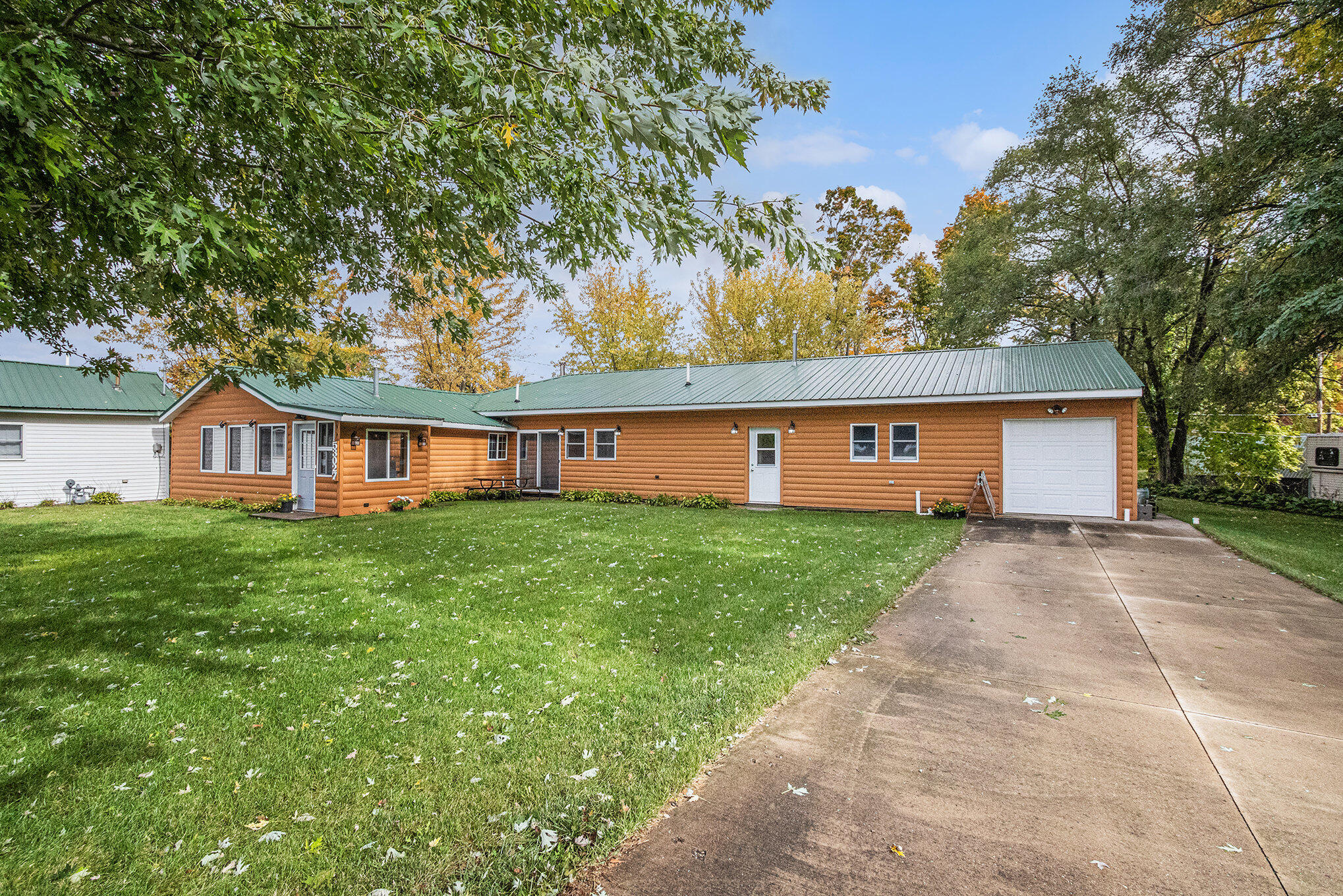 53027 Twin Lakes Road Property Photo 3
