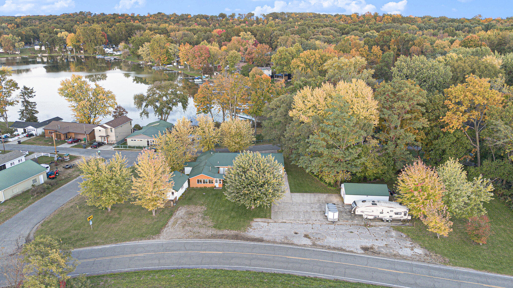 53027 Twin Lakes Road Property Photo 4