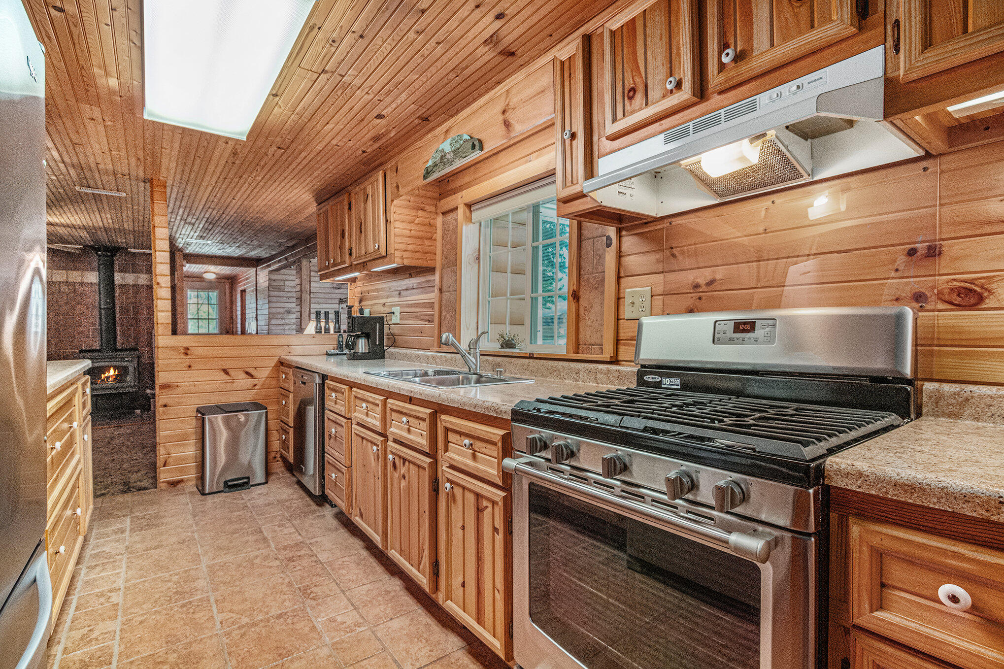 53027 Twin Lakes Road Property Photo 10