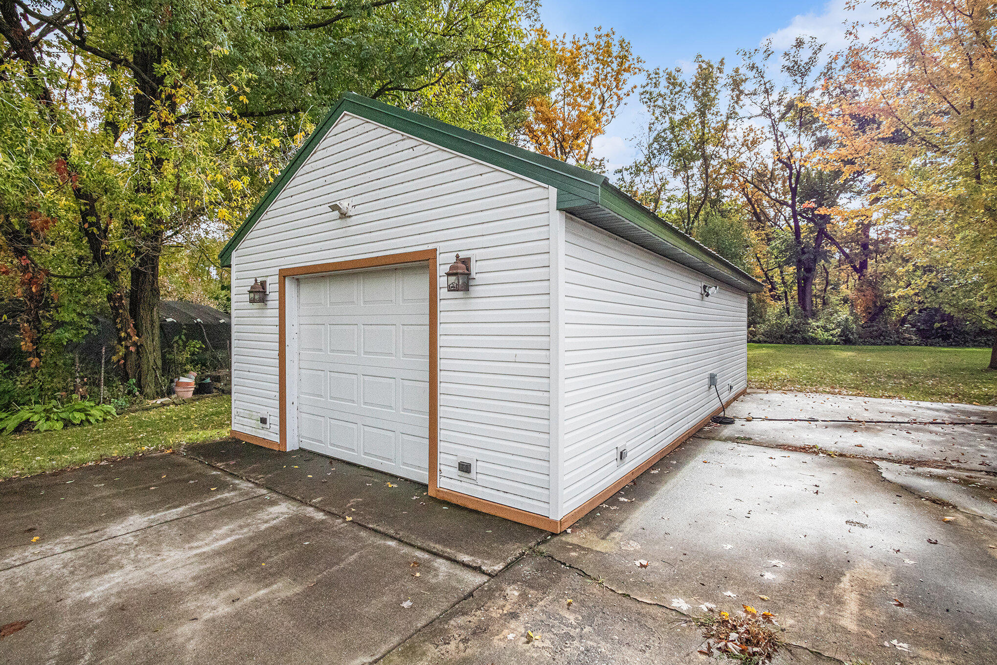 53027 Twin Lakes Road Property Photo 26