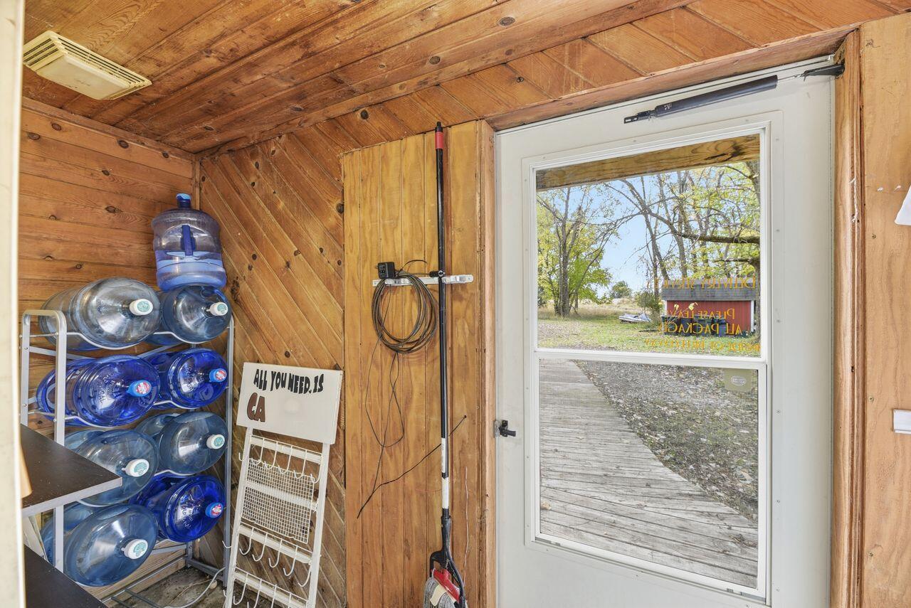 9936 E Wilson Road Property Photo 9