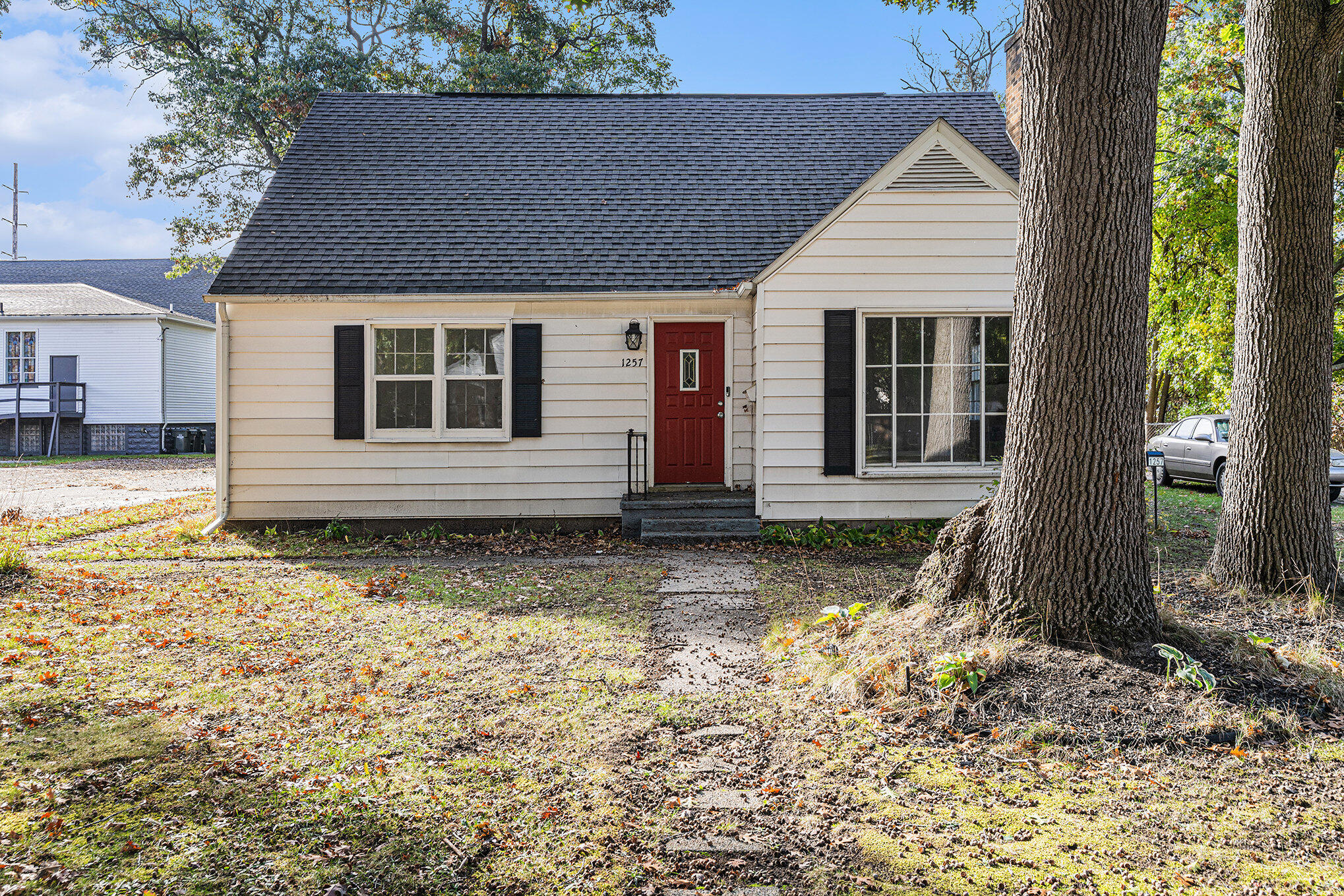 1257 Leonard Avenue Property Photo 1