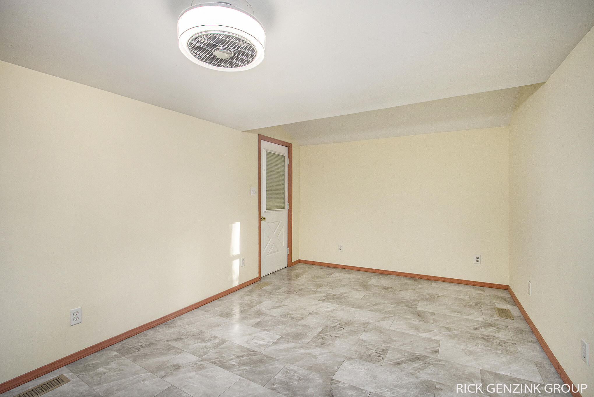 955 54th Street Property Photo 13