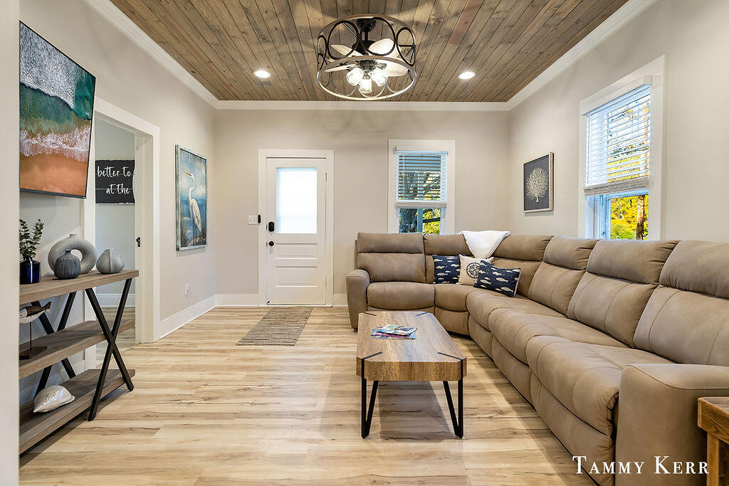 445 S Maple Street Property Photo 14
