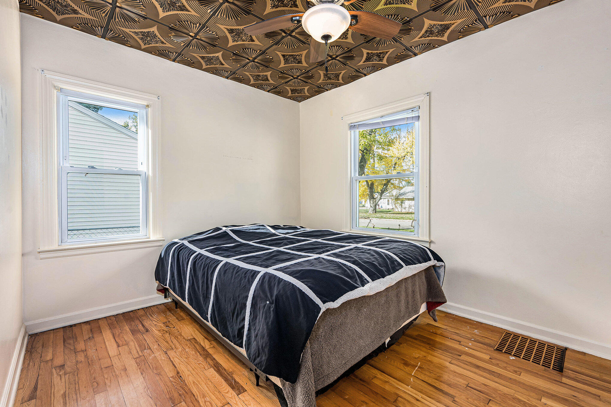 2428 Glendale Boulevard Property Photo 7