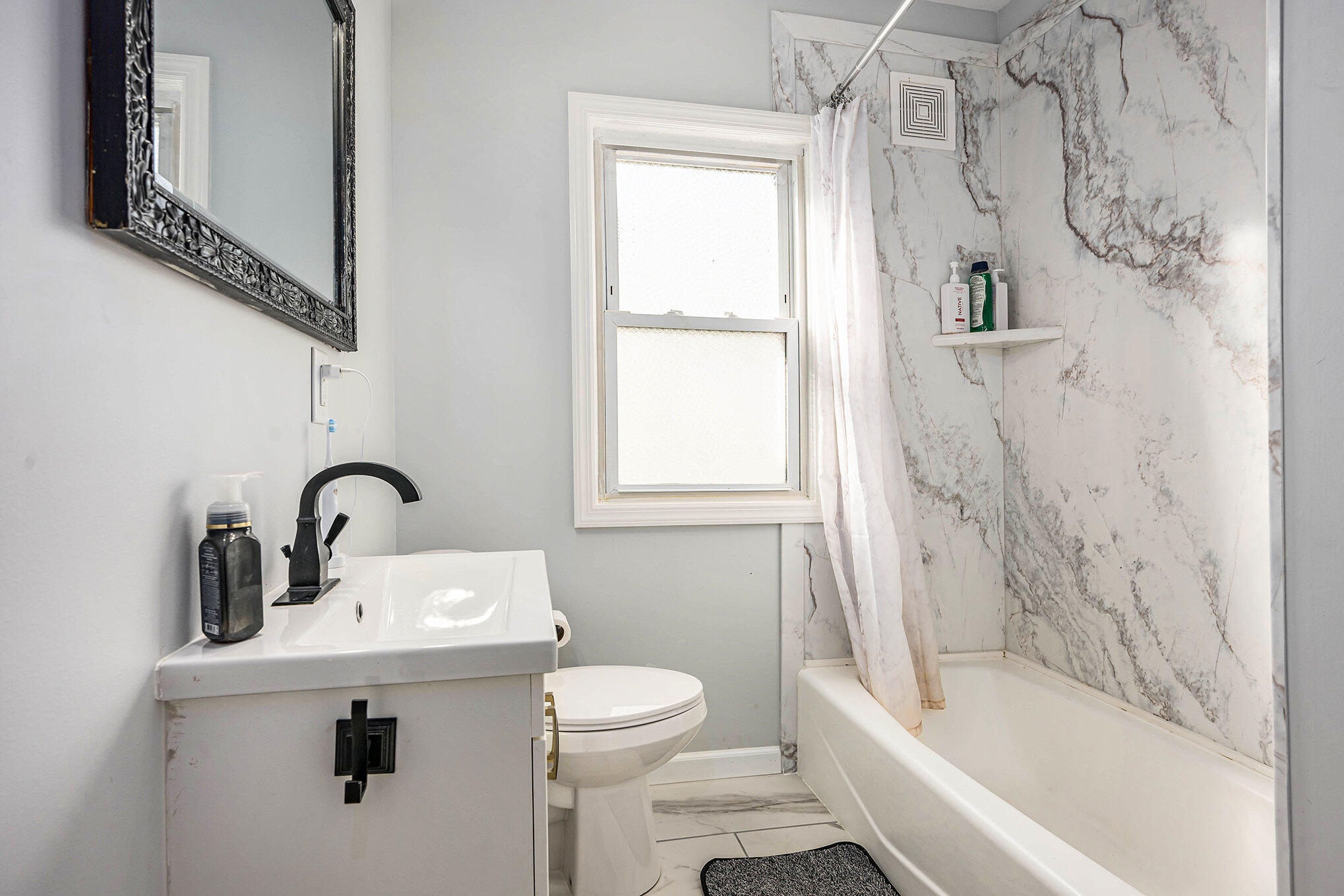 2428 Glendale Boulevard Property Photo 10
