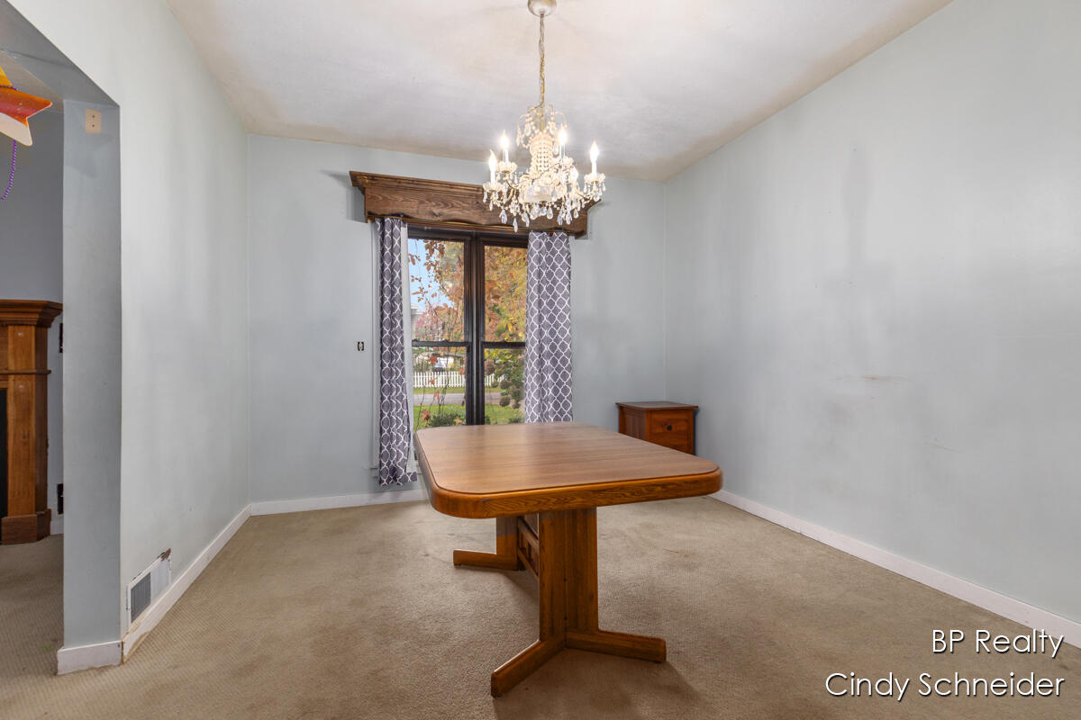 282 N Centre Street Property Photo 10