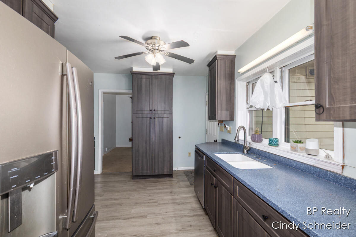 282 N Centre Street Property Photo 12