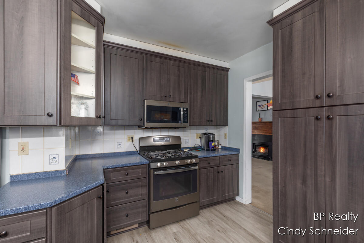 282 N Centre Street Property Photo 14