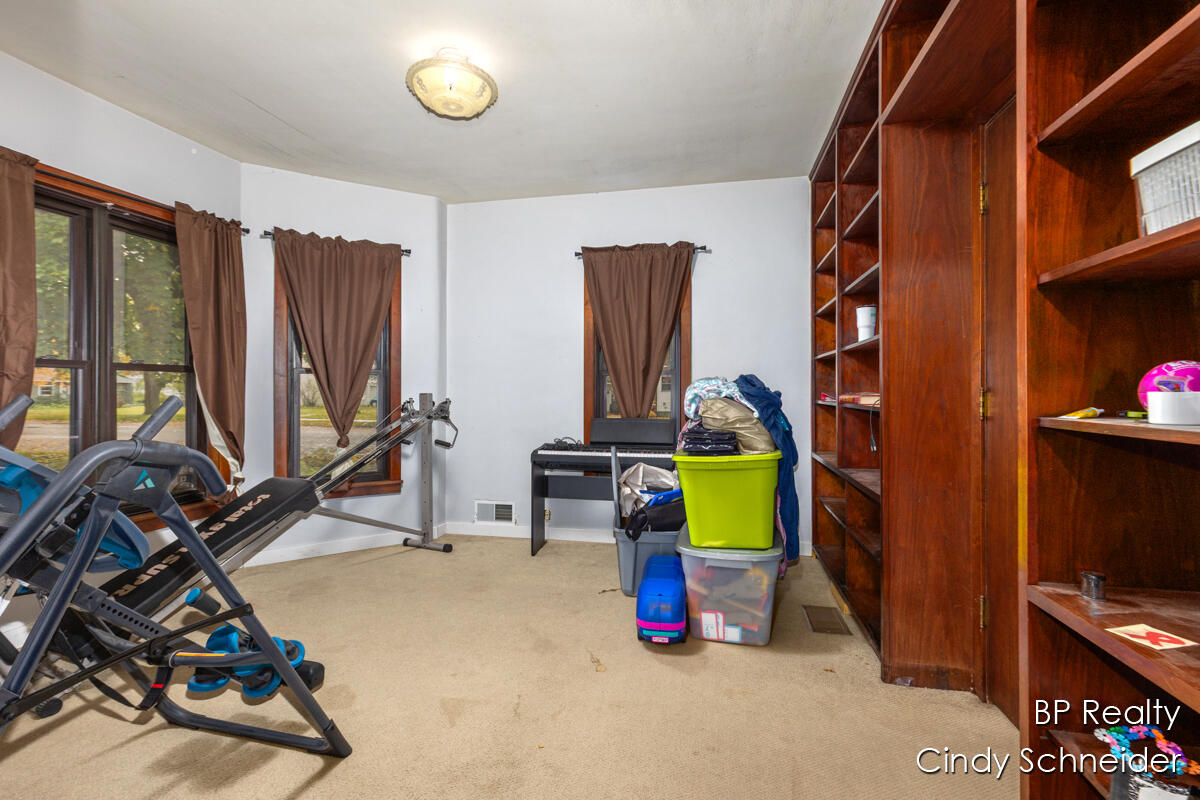 282 N Centre Street Property Photo 23