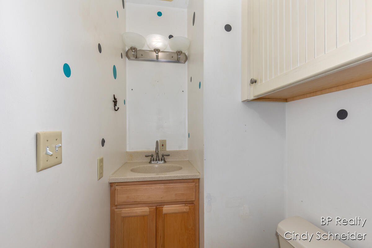 282 N Centre Street Property Photo 25