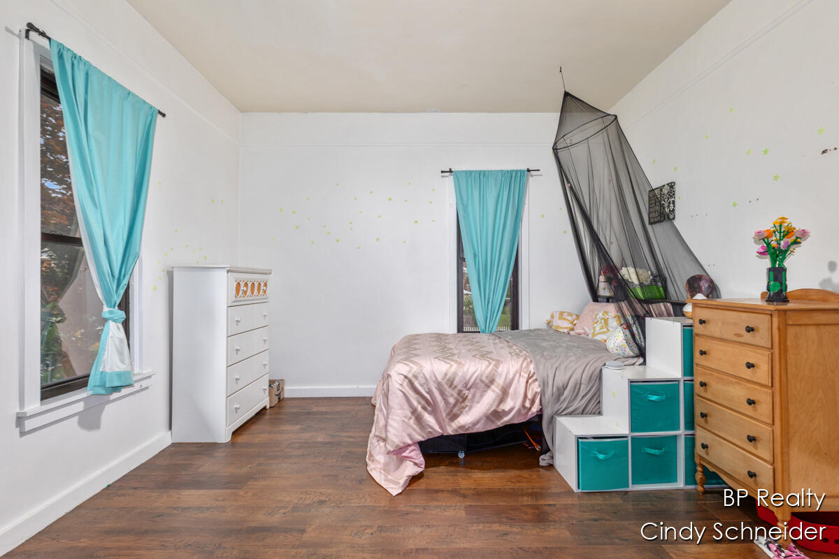 282 N Centre Street Property Photo 28