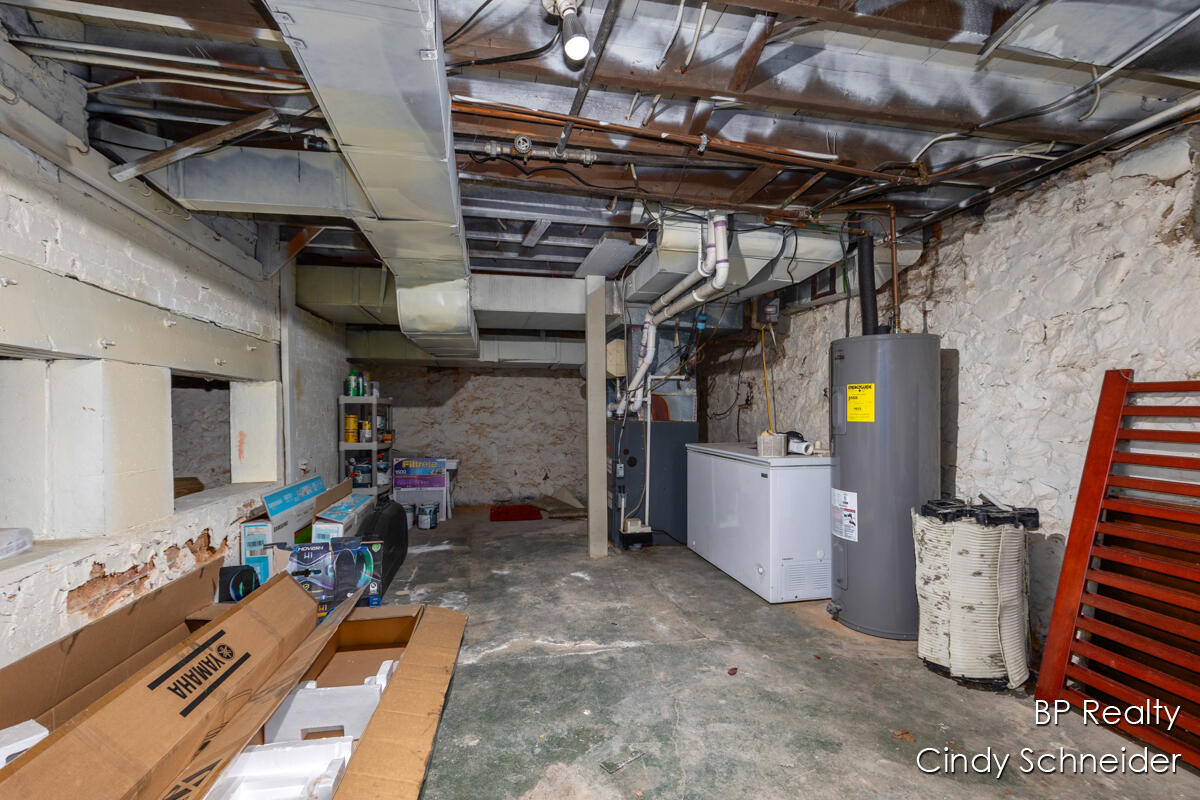 282 N Centre Street Property Photo 31