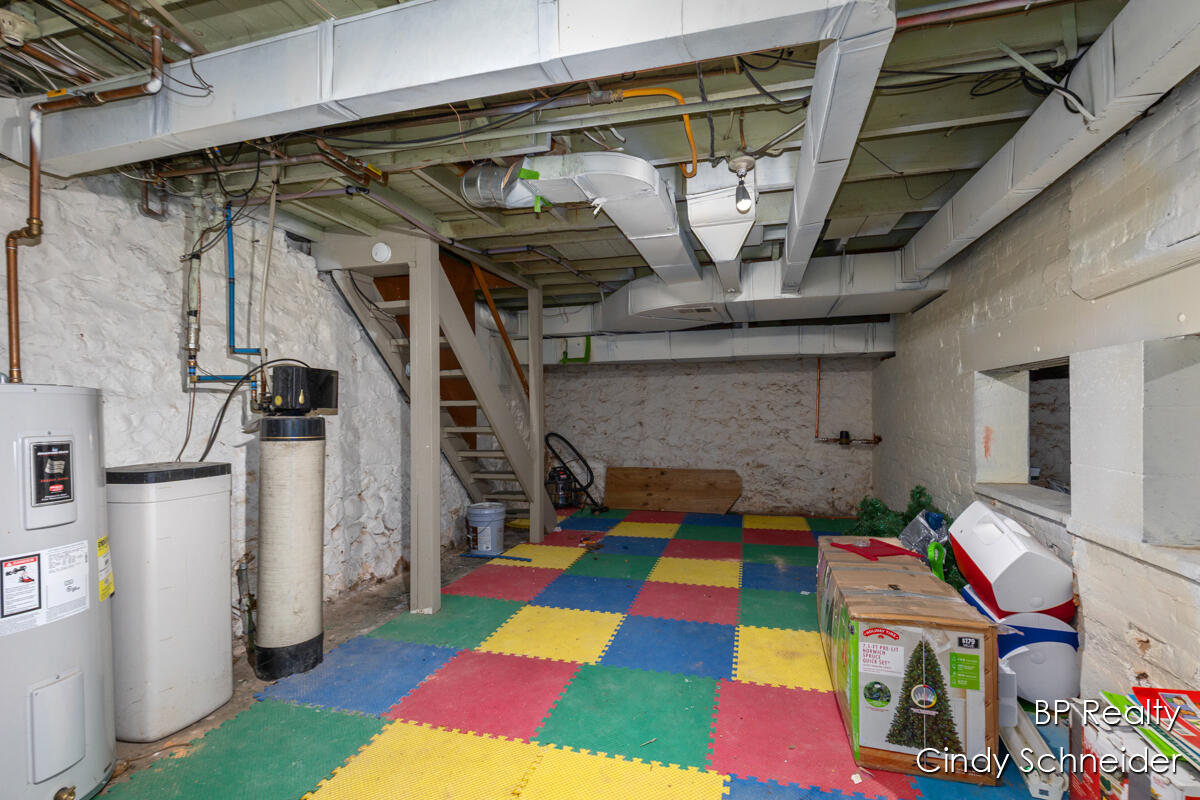 282 N Centre Street Property Photo 32