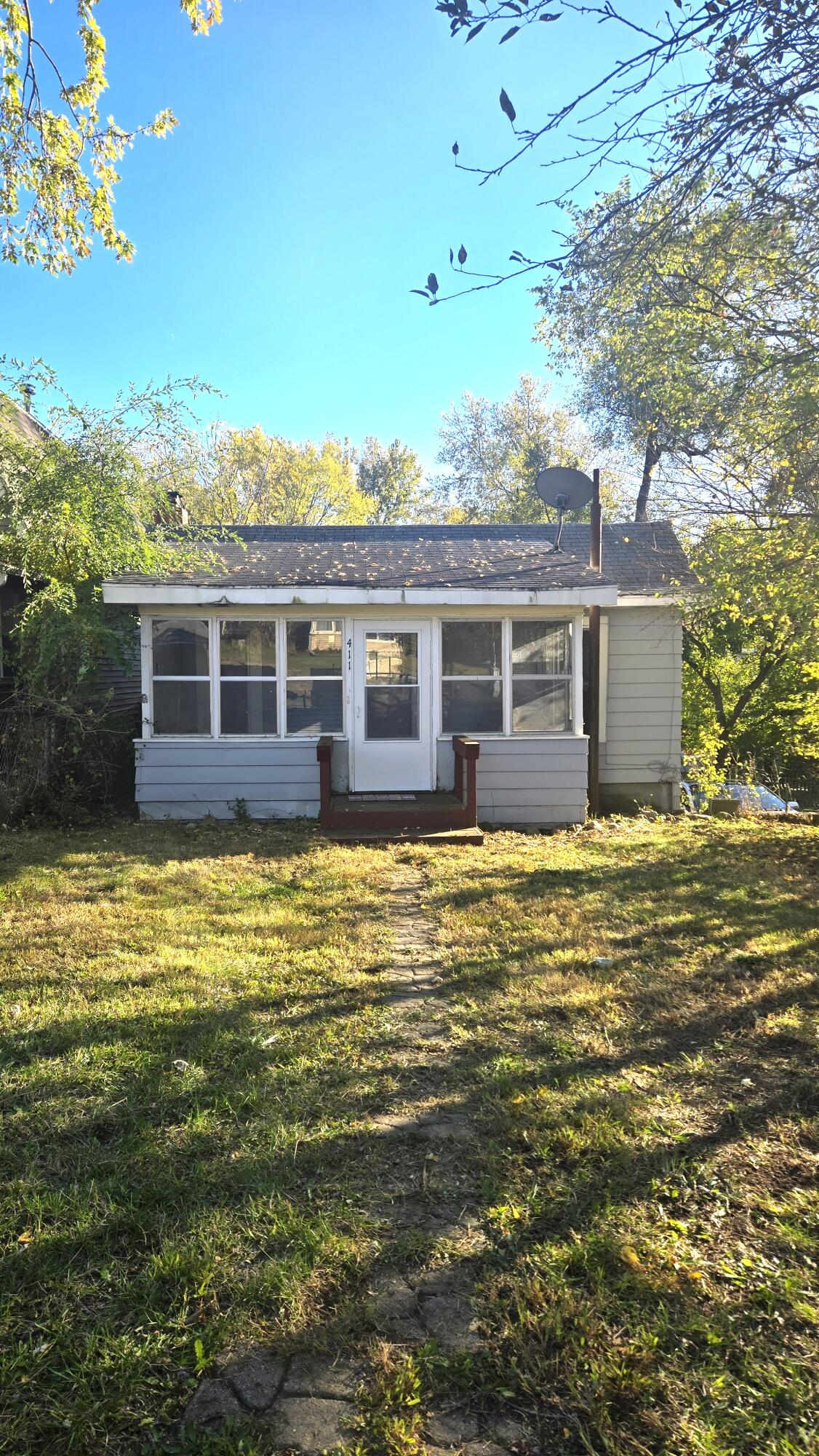 411 Hinckley Boulevard Property Photo 1