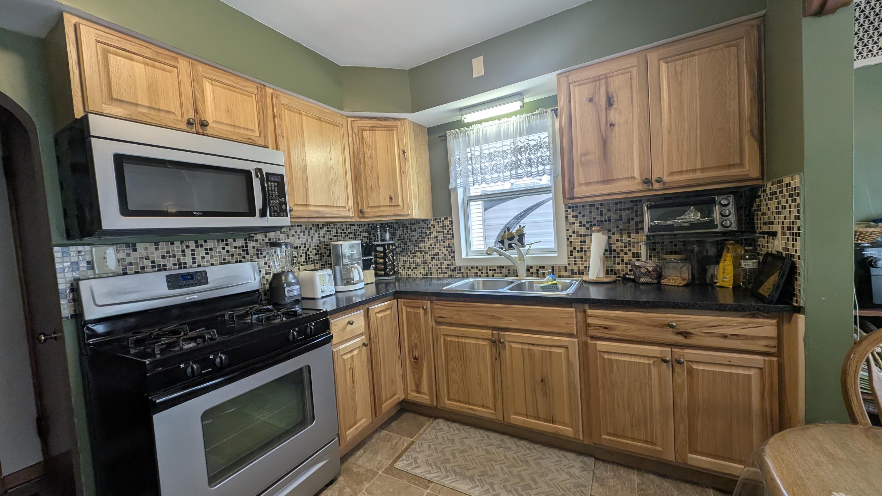 694 Orchard Avenue Property Photo 5