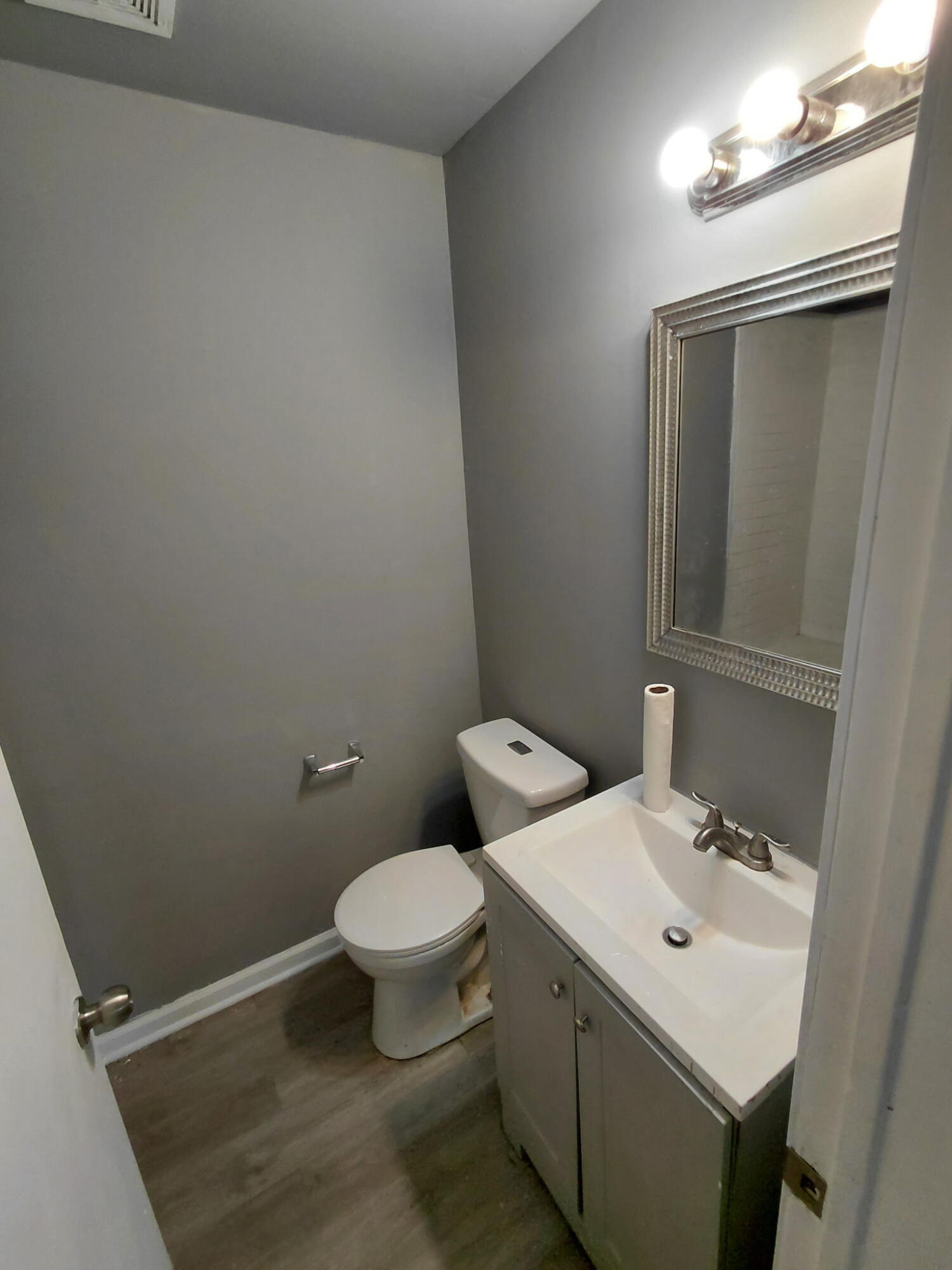 6175 Guilford Property Photo 9