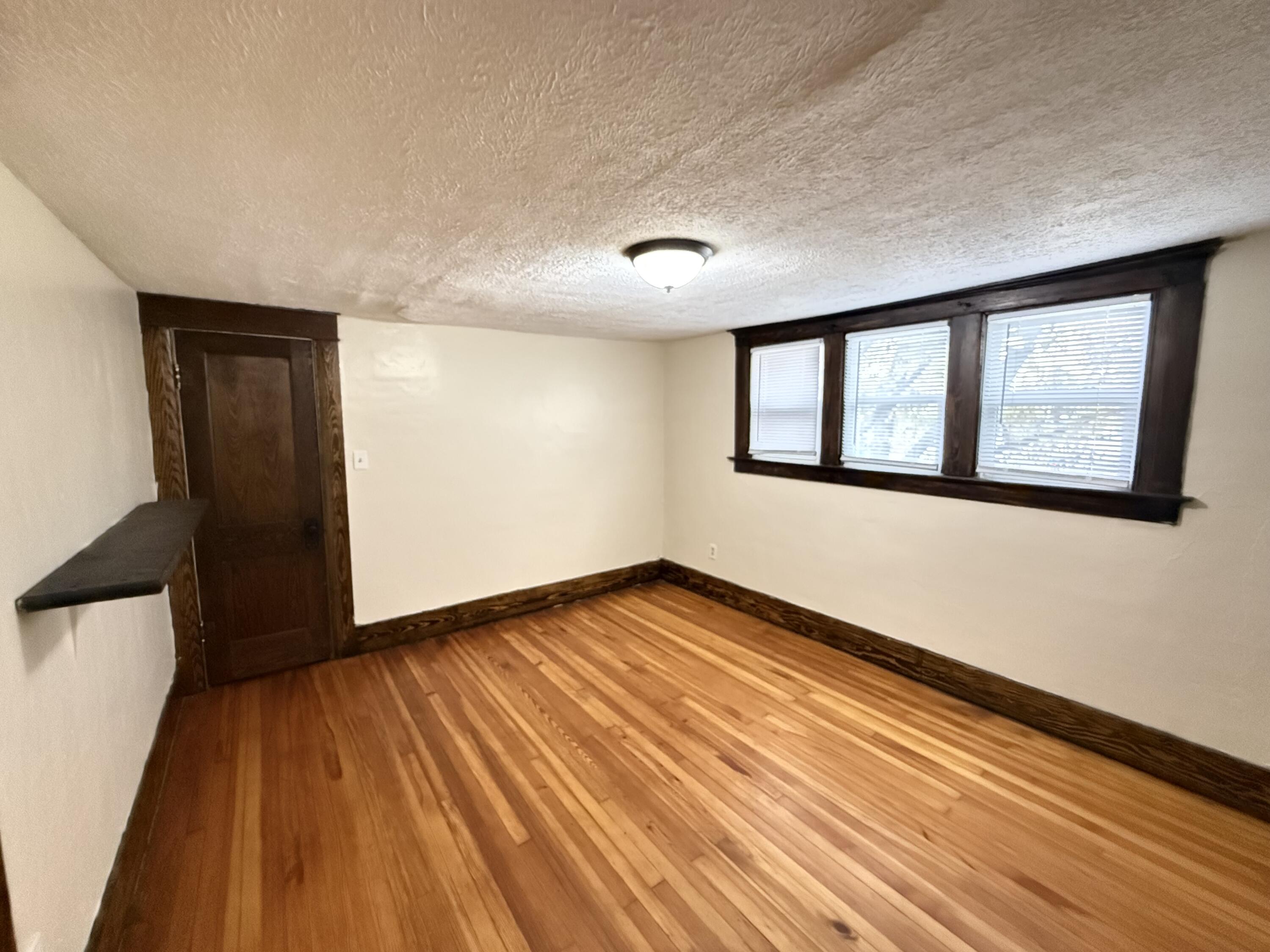 329 S Clemens Avenue Property Photo 5