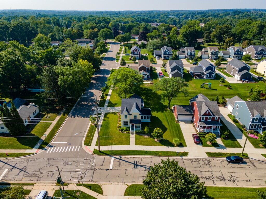 407 W Bennett Street Property Photo 56