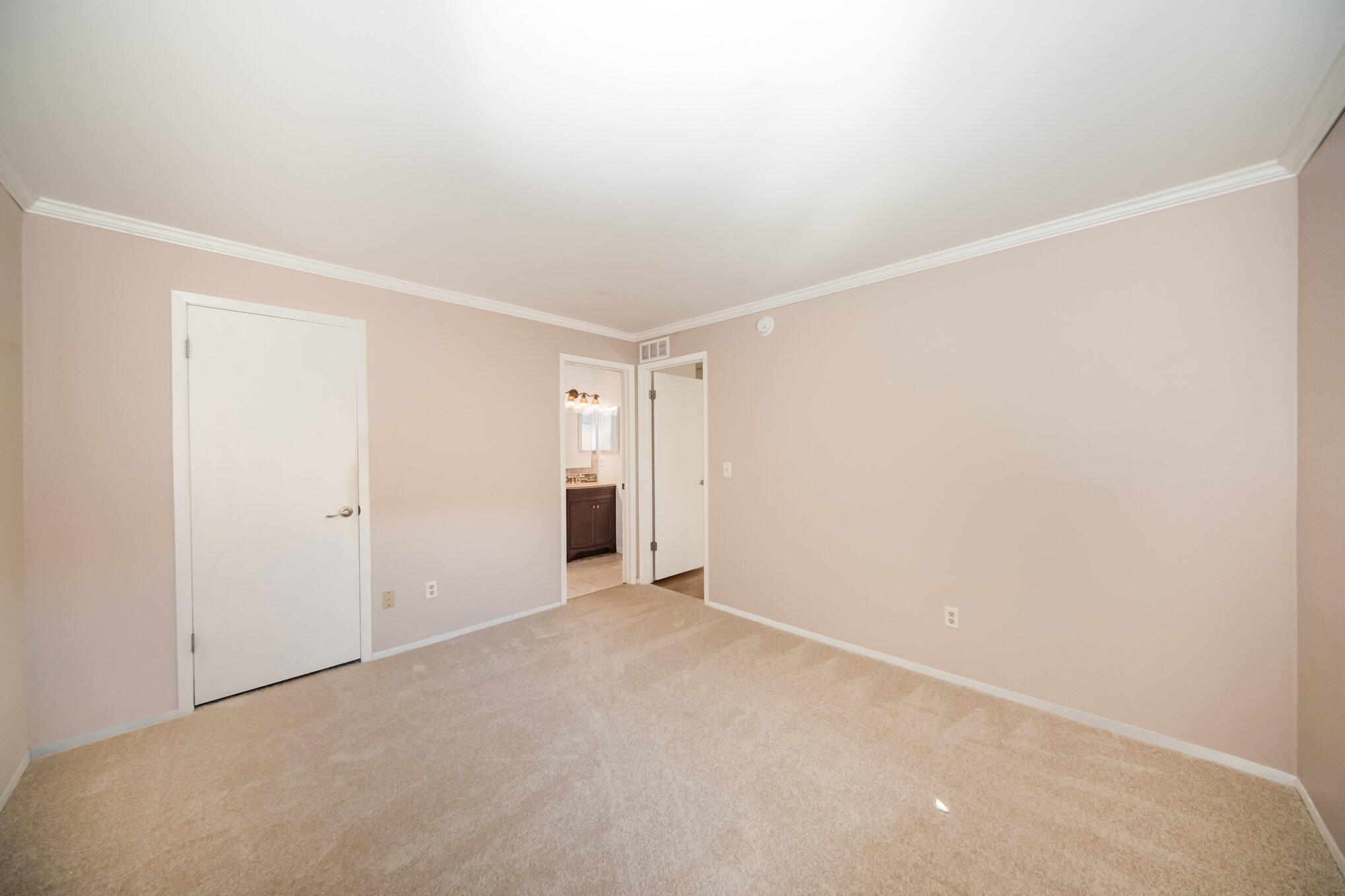 275 Briarcrest Drive 185 Property Photo 8