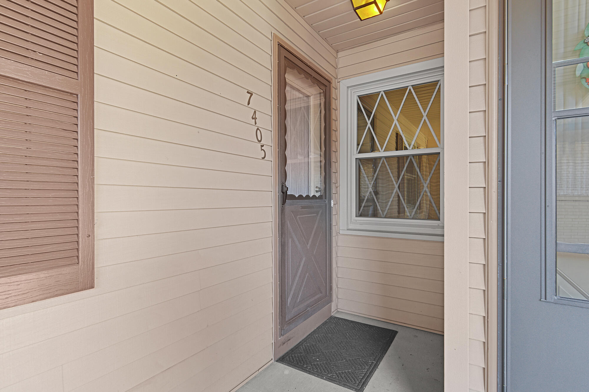 7405 Pine Grove Drive Property Photo 2