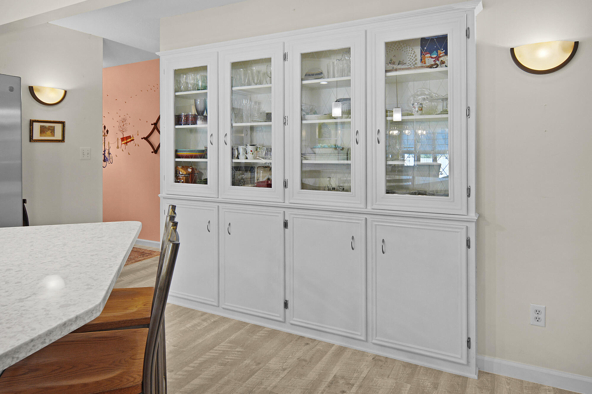 7405 Pine Grove Drive Property Photo 4