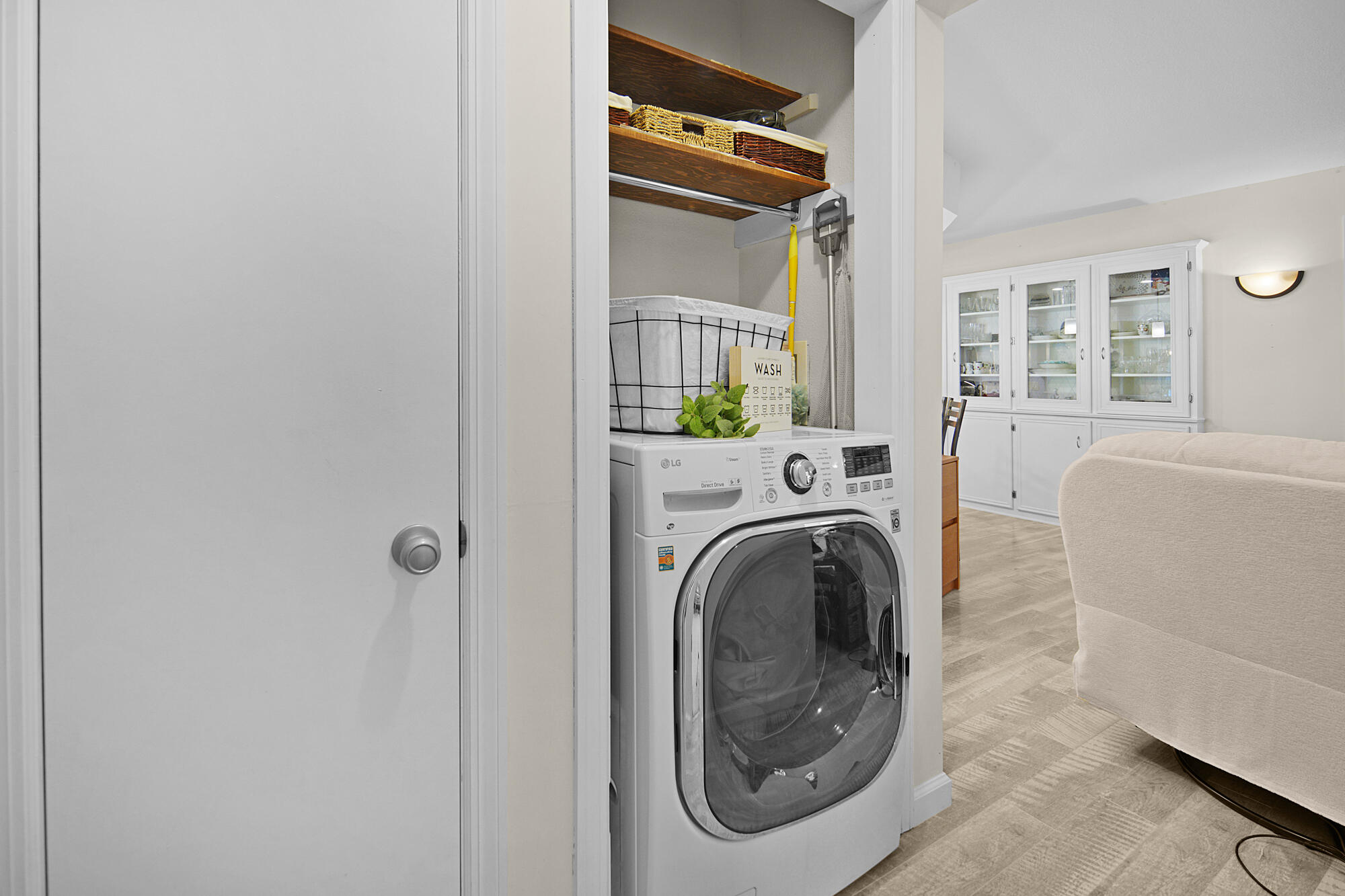 7405 Pine Grove Drive Property Photo 5