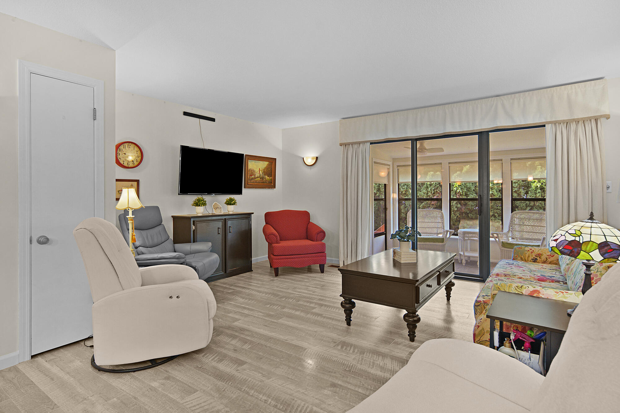 7405 Pine Grove Drive Property Photo 11