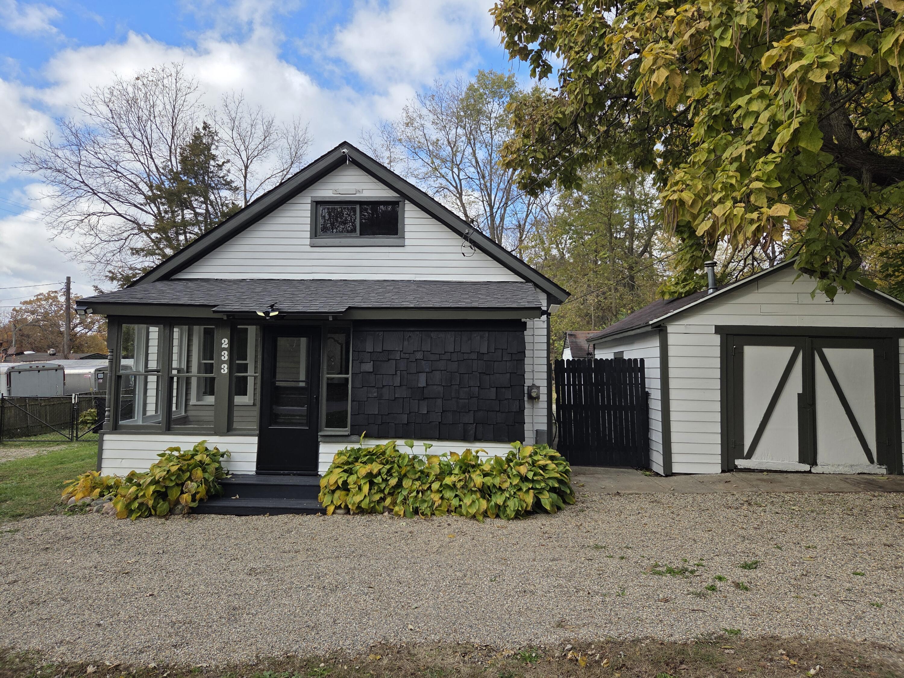 233 Leenhouts Street Property Photo 1