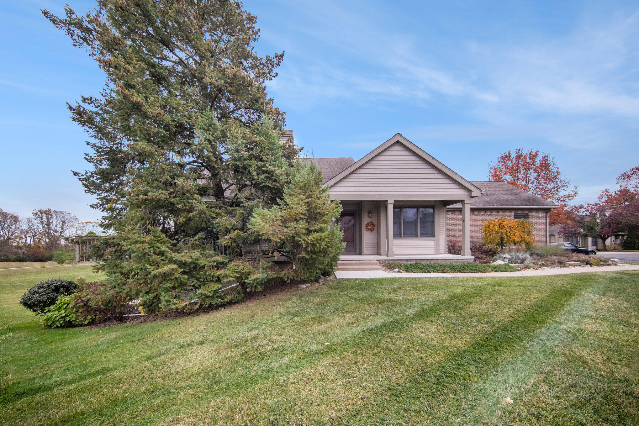 526 Galen Circle Property Photo 3