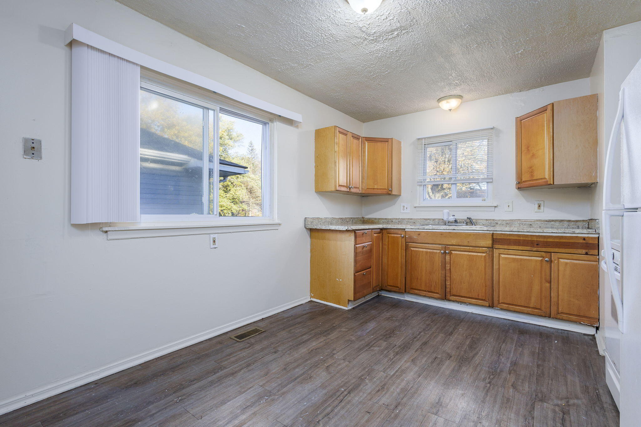 30061 Hazelwood Street Property Photo 7