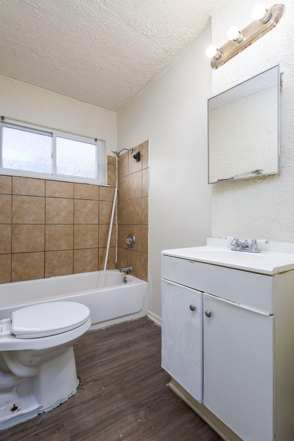 30061 Hazelwood Street Property Photo 14