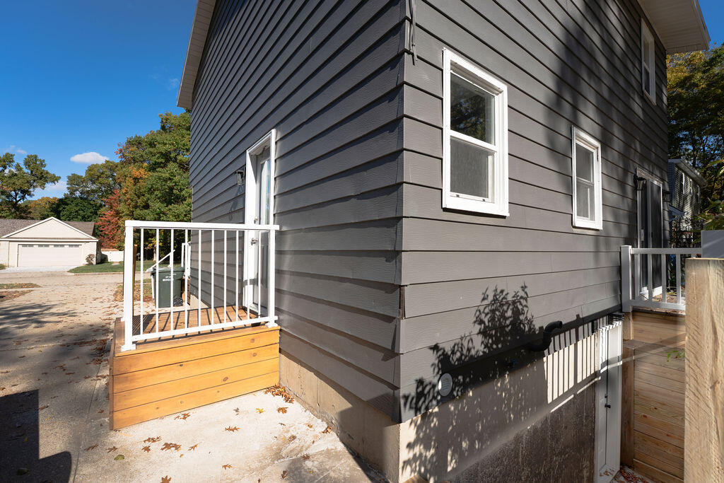 1449 Leonard Avenue Property Photo 3