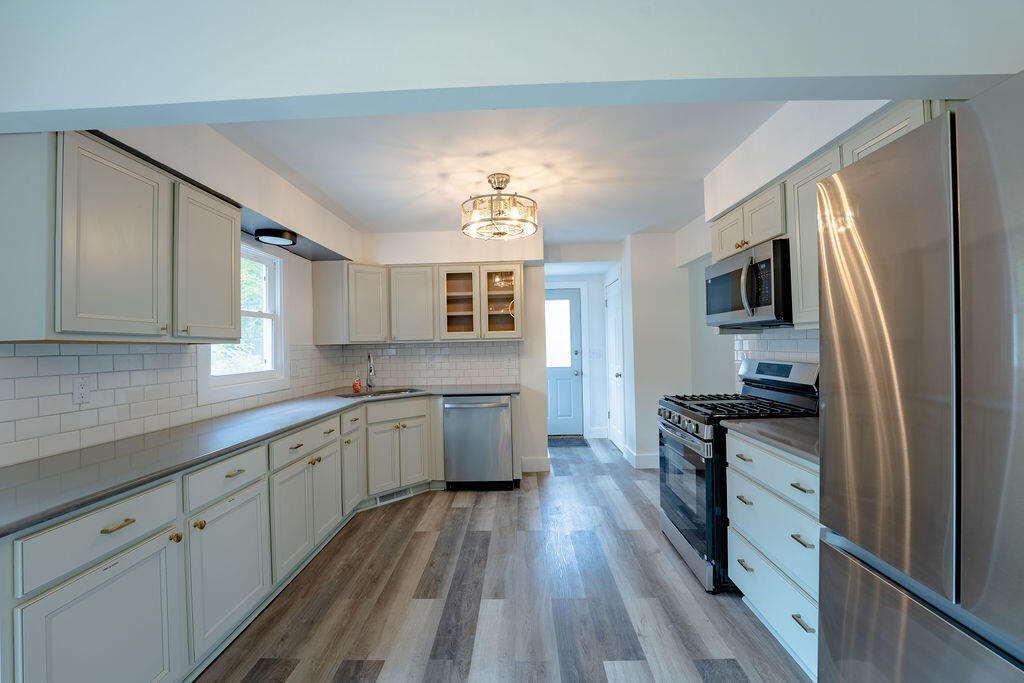 1449 Leonard Avenue Property Photo 7