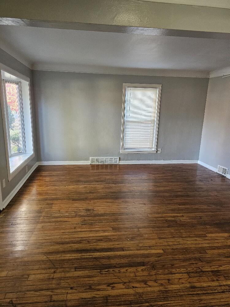 12012 Ashton Property Photo 2