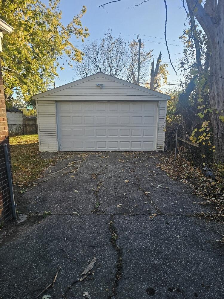 12012 Ashton Property Photo 8