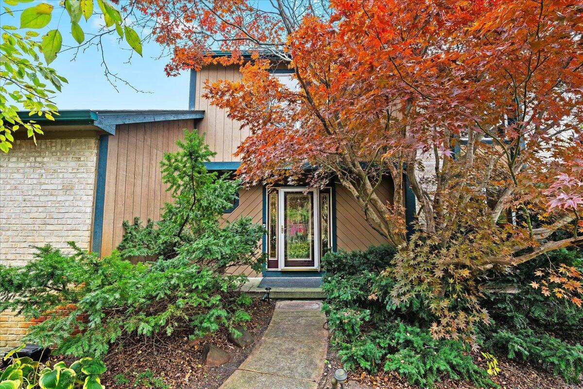 2794 Waling Woods Drive Property Photo 1