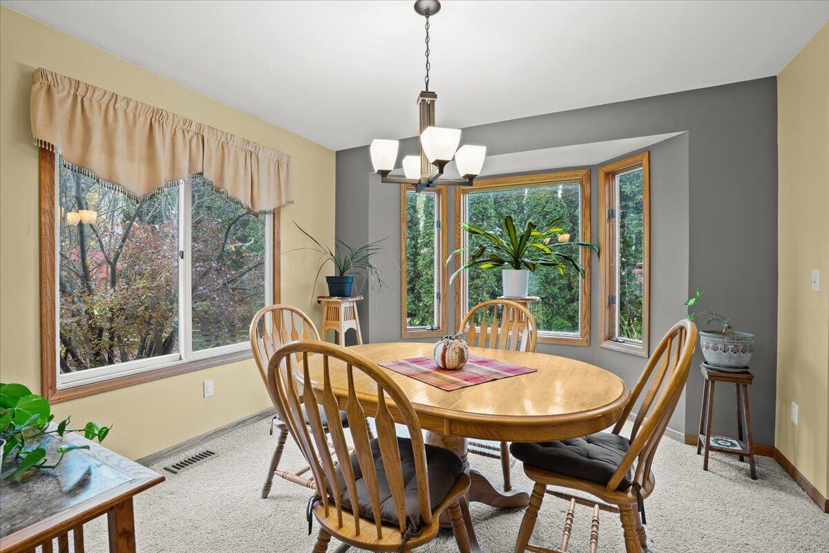 2794 Waling Woods Drive Property Photo 6