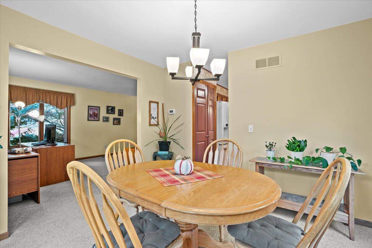 2794 Waling Woods Drive Property Photo 7