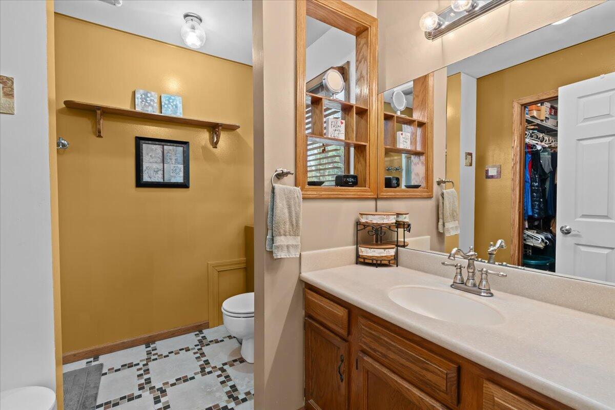 2794 Waling Woods Drive Property Photo 23