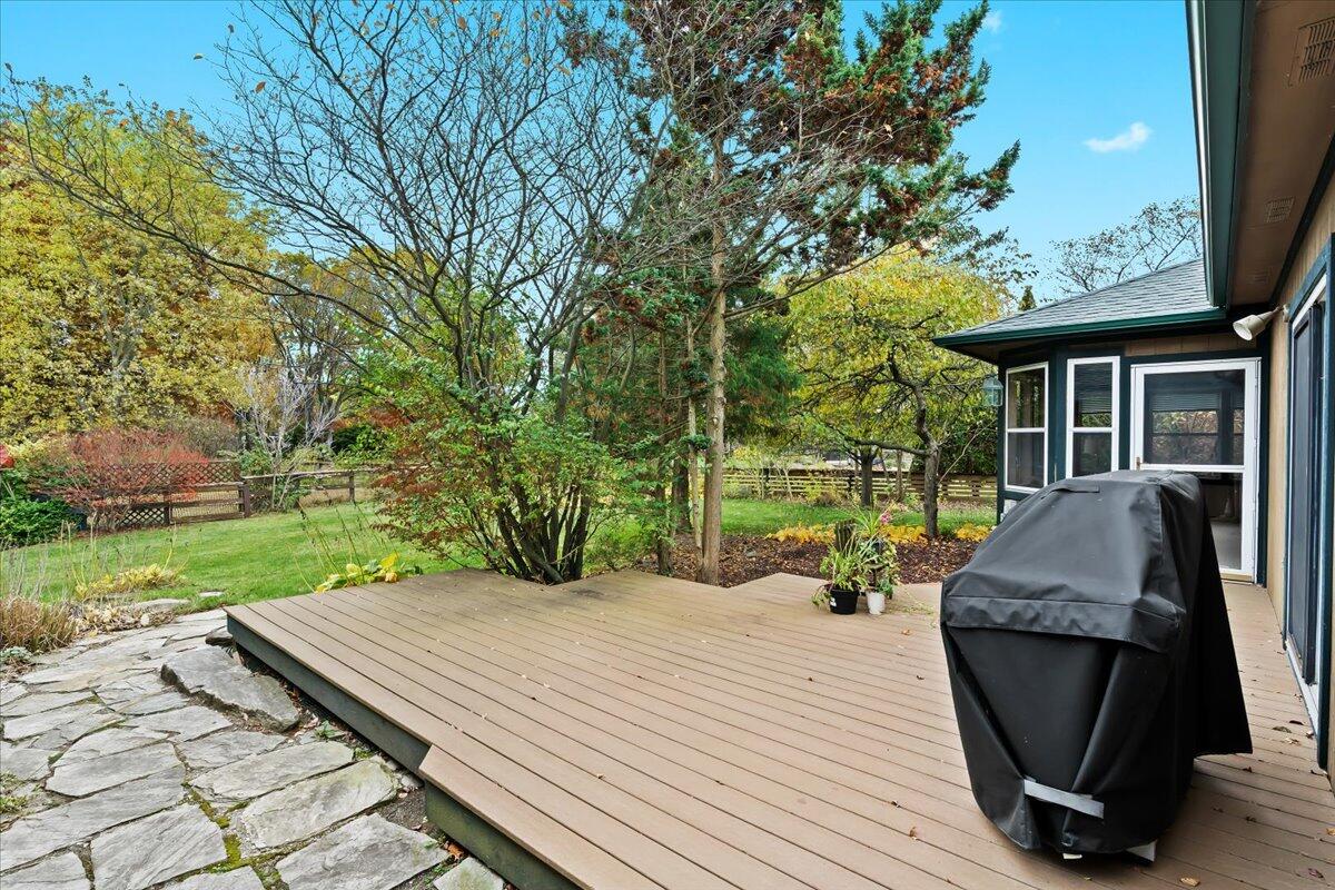 2794 Waling Woods Drive Property Photo 32