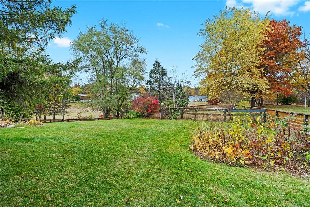 2794 Waling Woods Drive Property Photo 33