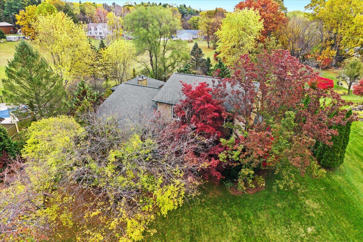 2794 Waling Woods Drive Property Photo 36