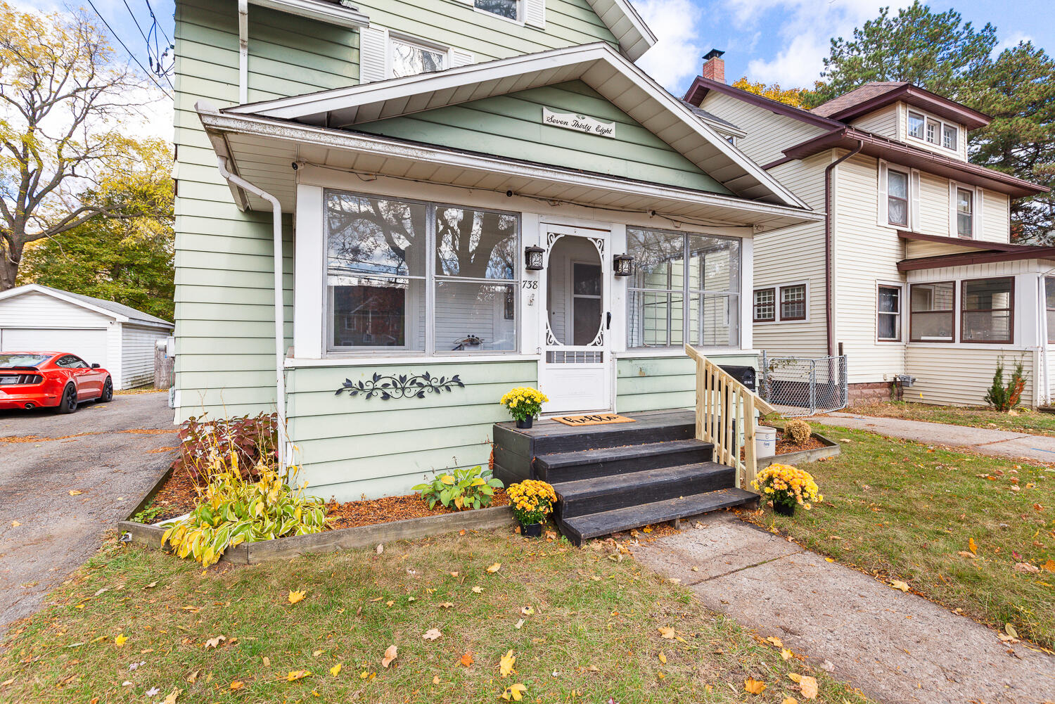 738 W Franklin Street Property Photo 3