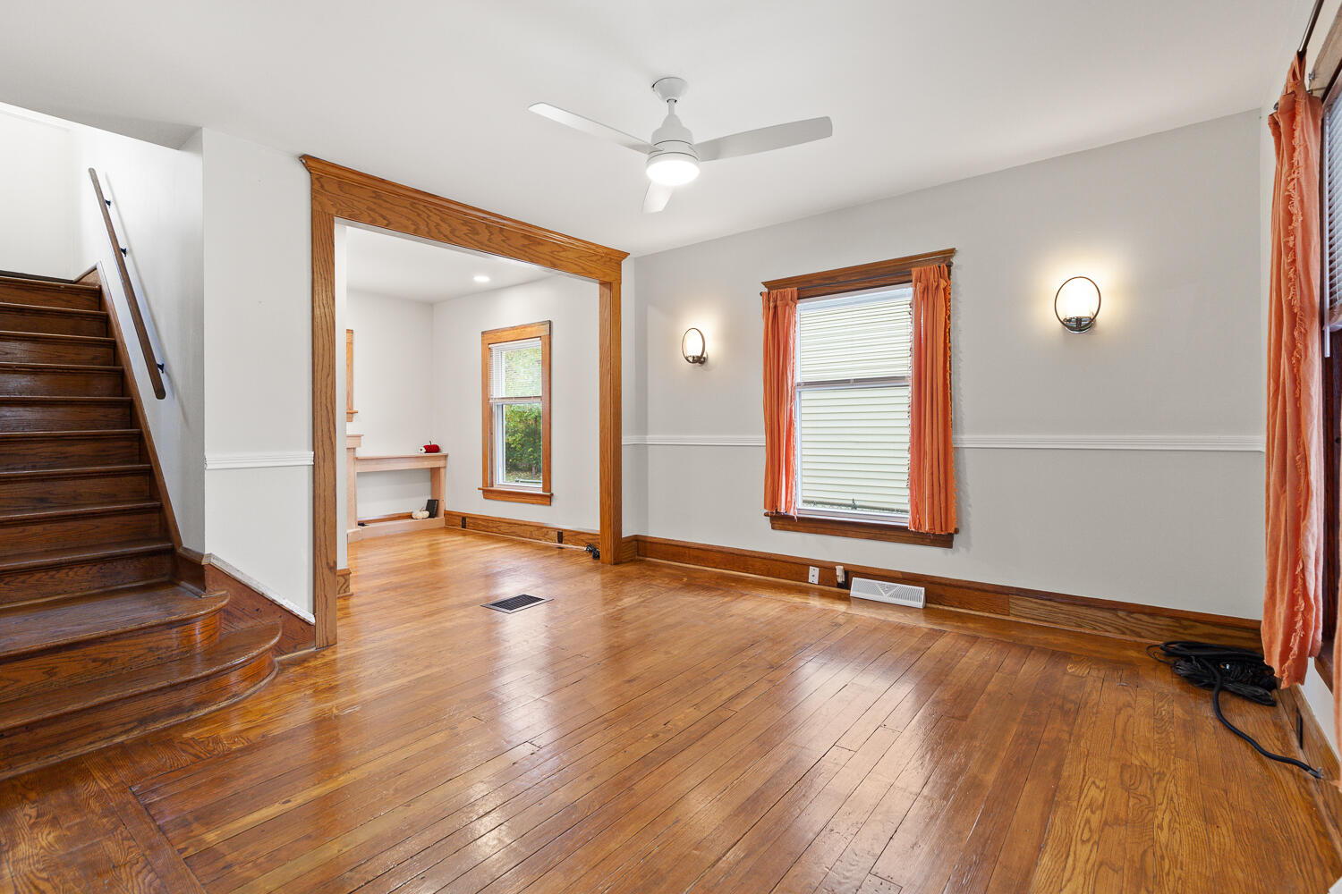 738 W Franklin Street Property Photo 7