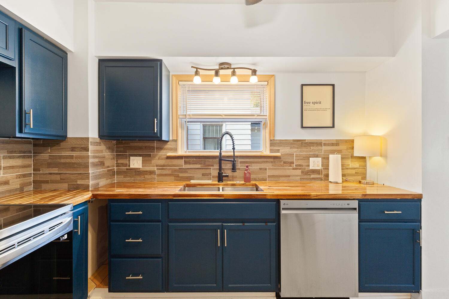 738 W Franklin Street Property Photo 18